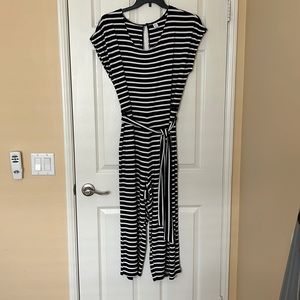 Old navy cropped pant romper attached tie belit